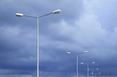 AD2 60/10 Galvanizli Çelik Poligon Aydınlatma Direği - Çift Konsol ( 1 Metre Konsol Boyu) Yeni Tedaş Tipi